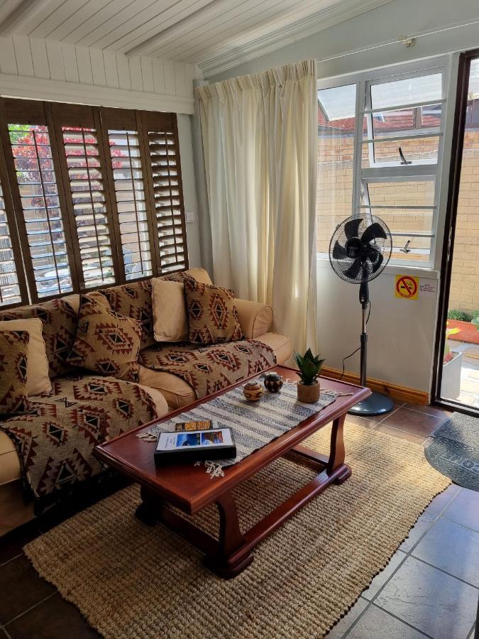 Apartment Twelveon1st Cape Town
