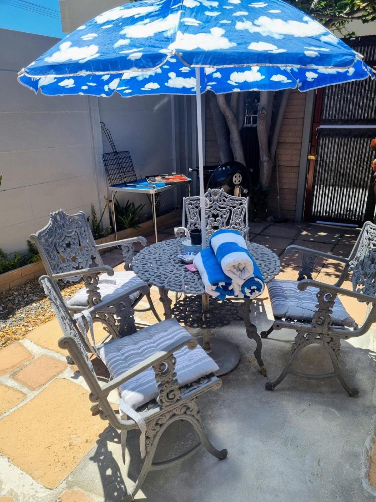 Apartment Twelveon1st Cape Town